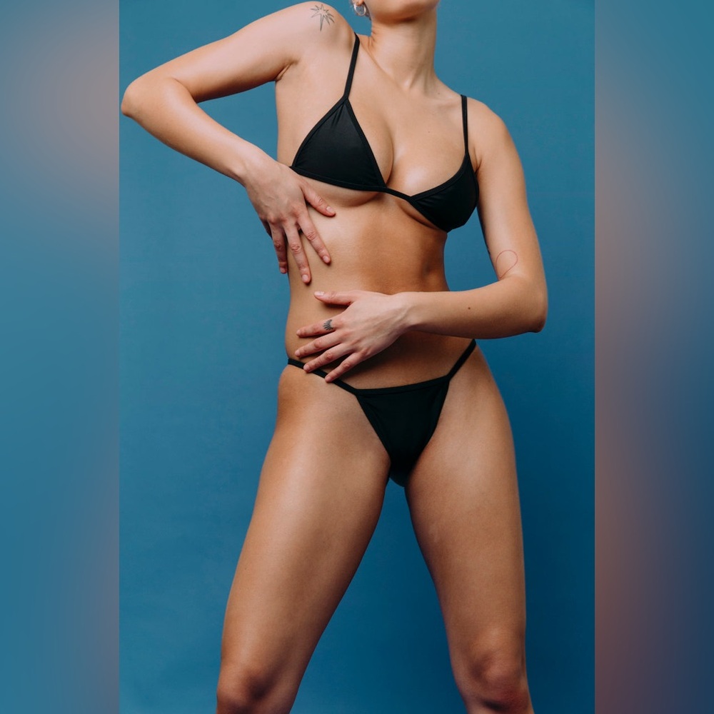 Basic Swim Club La Premiere Bikini Bottom Size M Black Swim Vacation Resortwear